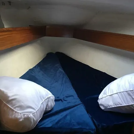 Voilier De 9m 4 Couchages